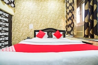 OYO Flagship 81042 Step Inn International