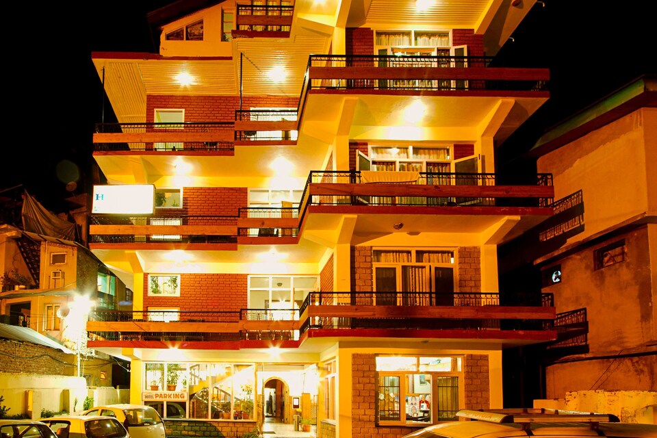 OYO Hotel Himgiri, Mall Road Manali, Manali