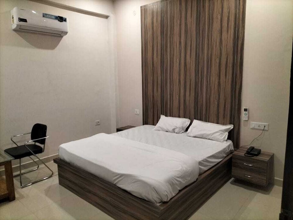 POP 81044B Hotel Barsana, Unchahar, Unchahar