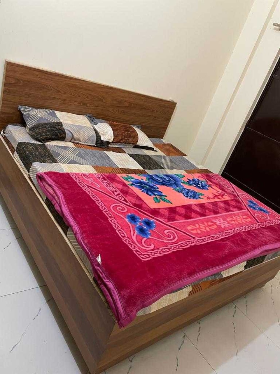 OYO 810448 Royal In Hotel, Faridabad, Faridabad