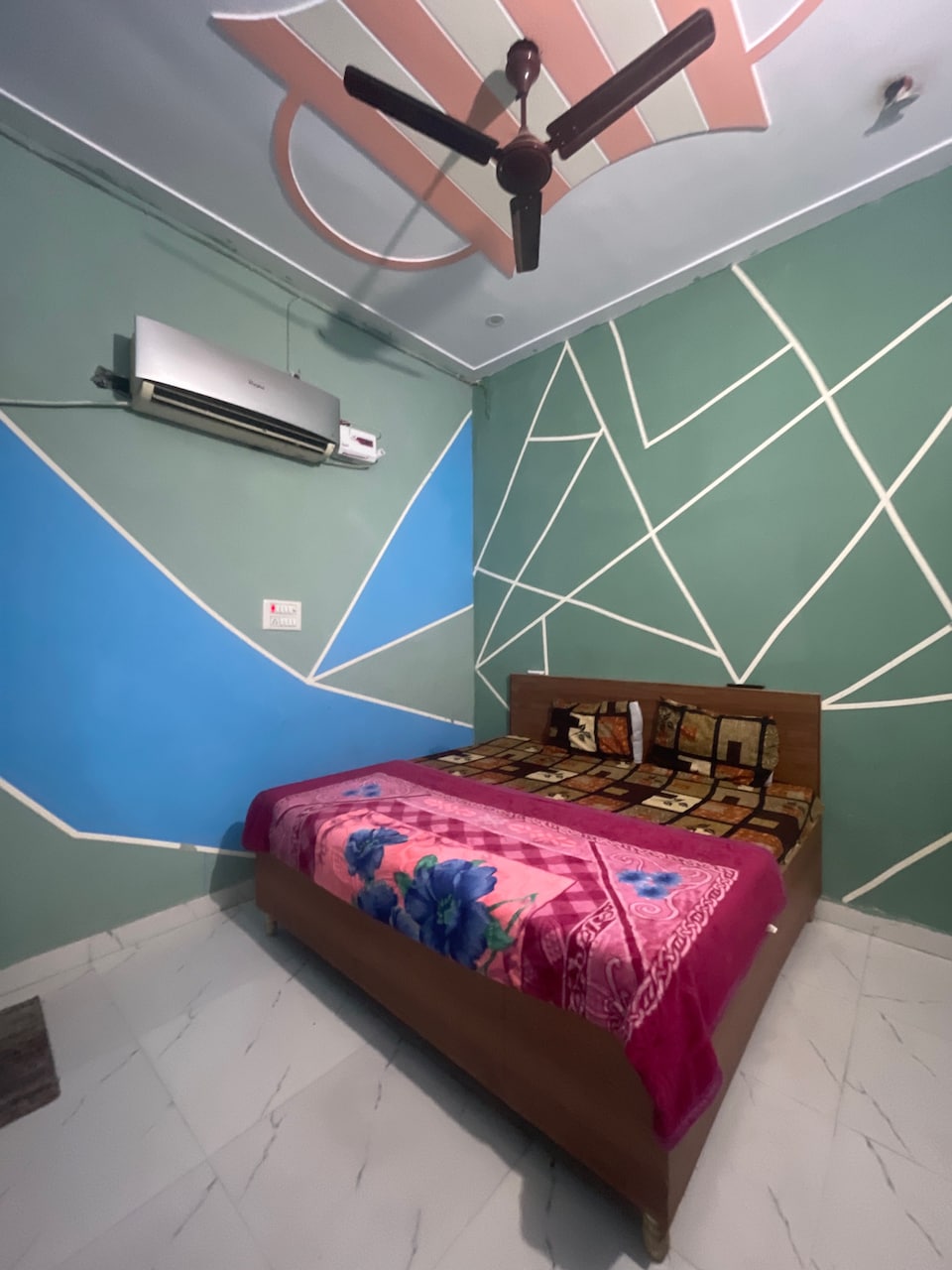 OYO 810448 Royal In Hotel, Faridabad, Faridabad