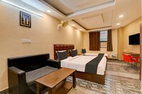 Hotel Awadh Court