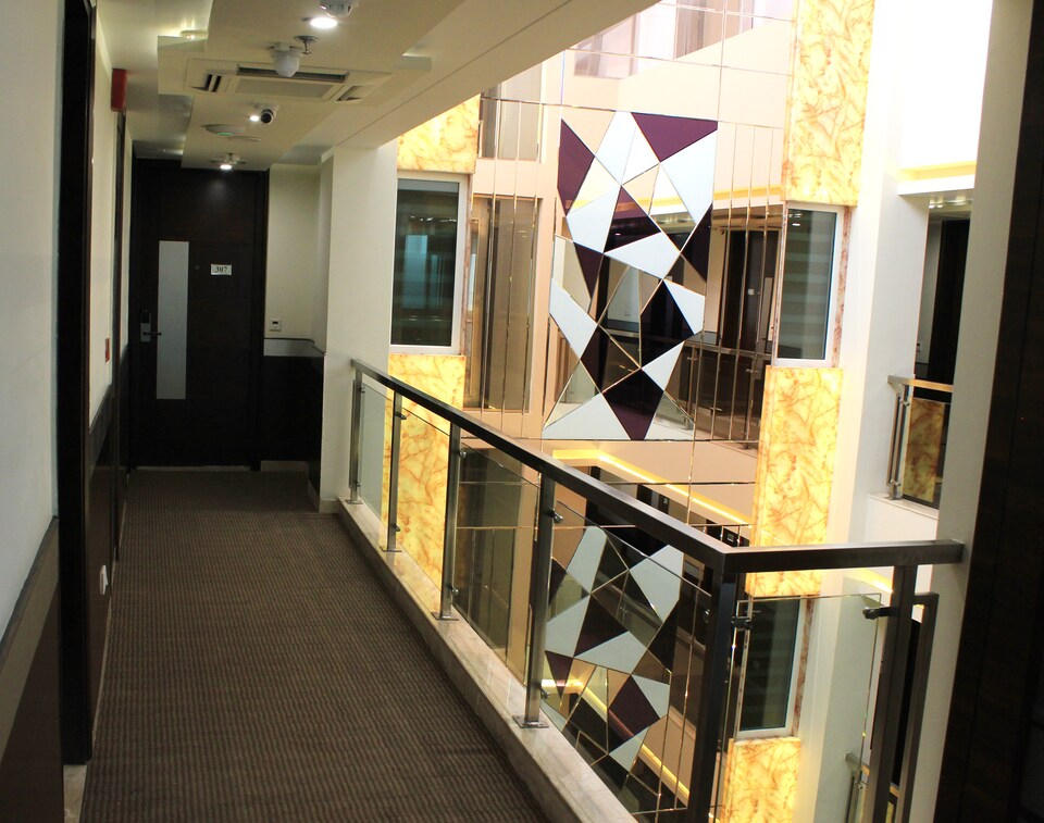 OYO Elite 243 Patel Nagar, Patel Nagar Delhi, Delhi