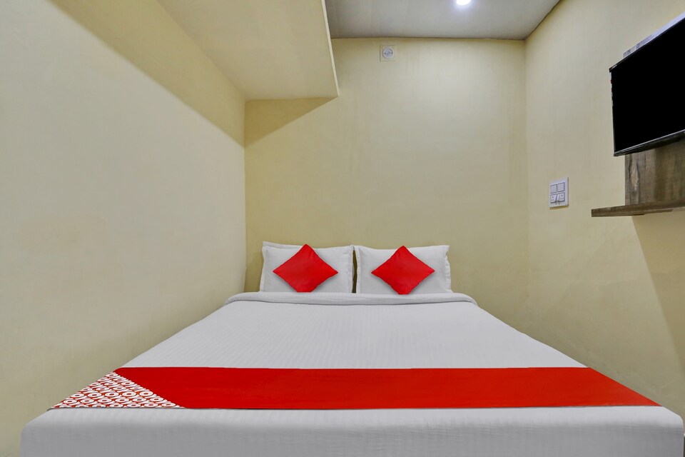 OYO Flagship 81056 Hotel Mandir Darshan, Godowlia, Varanasi