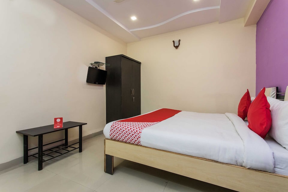 Hotel O Golden Leaf, Rajender Nagar, Indore