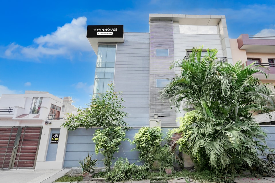 Super Townhouse Sector 51 Noida Near Metro Station, Noida City, Noida