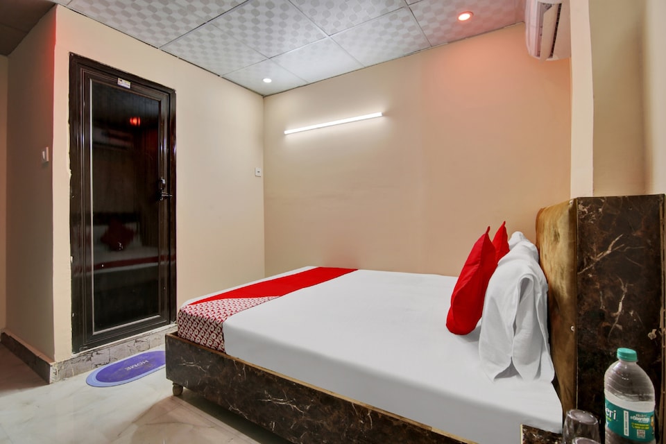 Hotel O Mayura Residency, Anand Vihar Delhi, Delhi