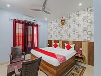 OYO Flagship 810705 Hotel Glorious Inn