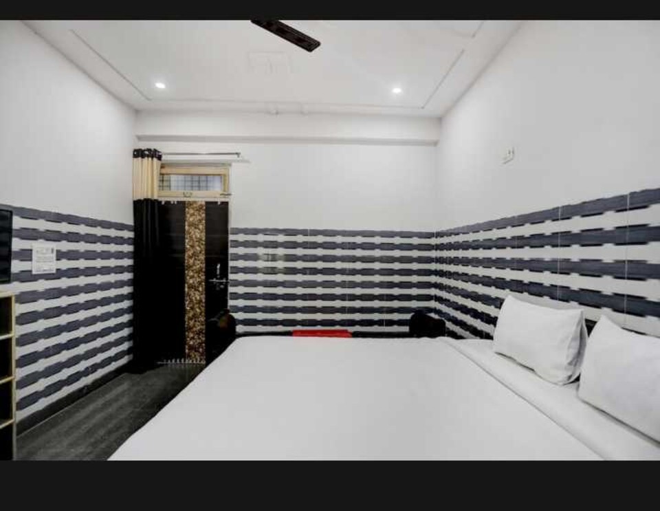 POP 810716 The King Plaza, Bulandshahr, Bulandshahr