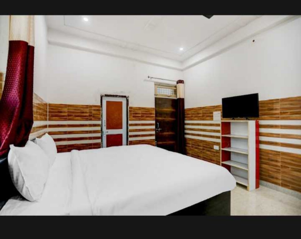 POP 810716 The King Plaza, Bulandshahr, Bulandshahr