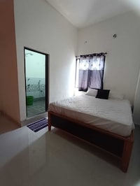 SPOT ON 810721 The Golden Key