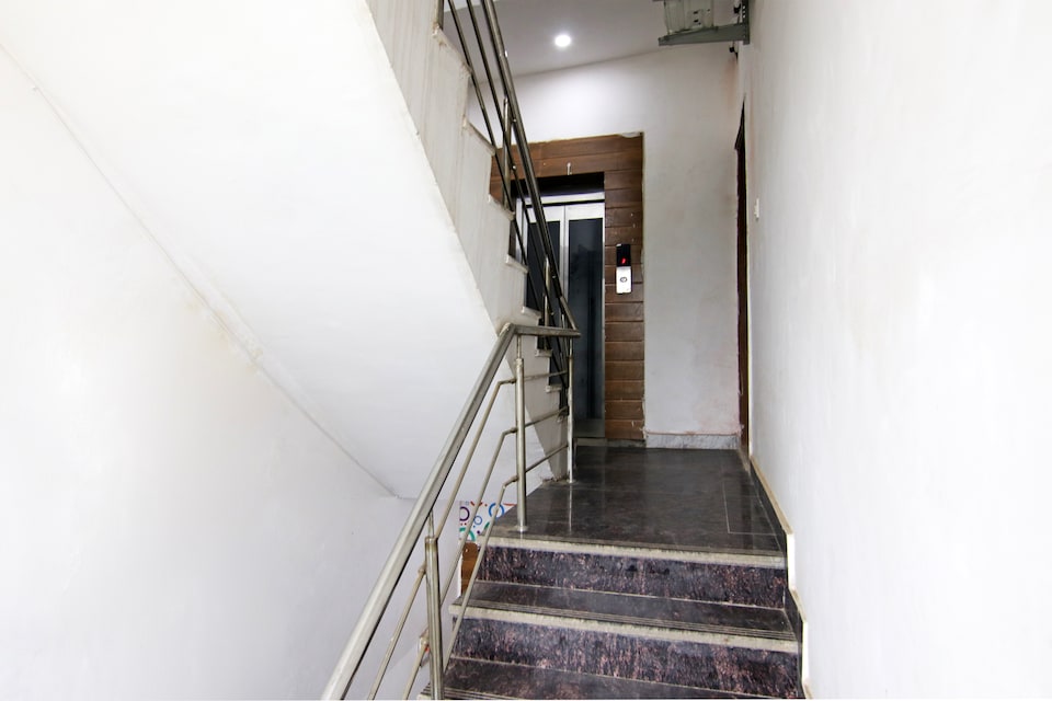 Hotel O Tree House, Faridabad, Faridabad