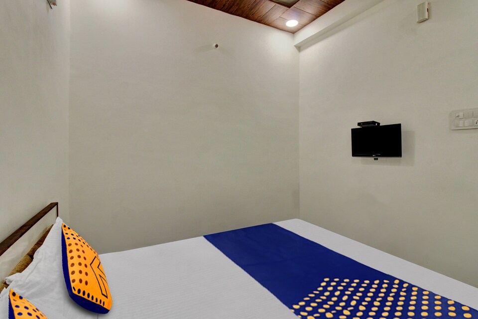 SPOT ON 810752 New Maan Lodging, Bus Stand Nagpur, Nagpur