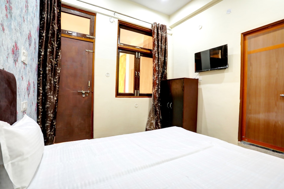 Hotel O A 1 Galaxy, IIT Kanpur, Kanpur