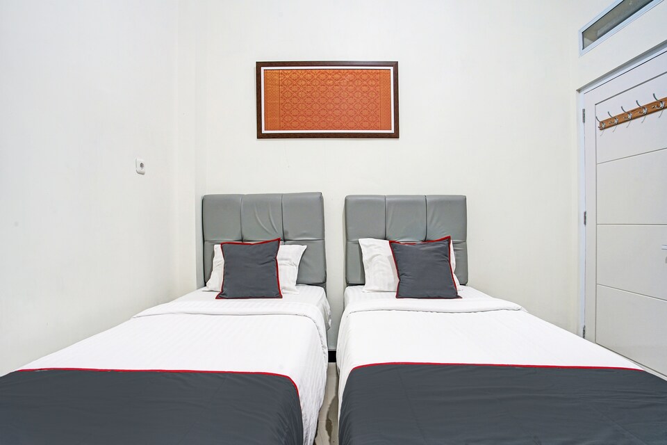 Capital O 92417 Sawahan Residence Syariah, Padang, Padang