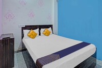 SPOT ON 810833 Sky Villa Hotel