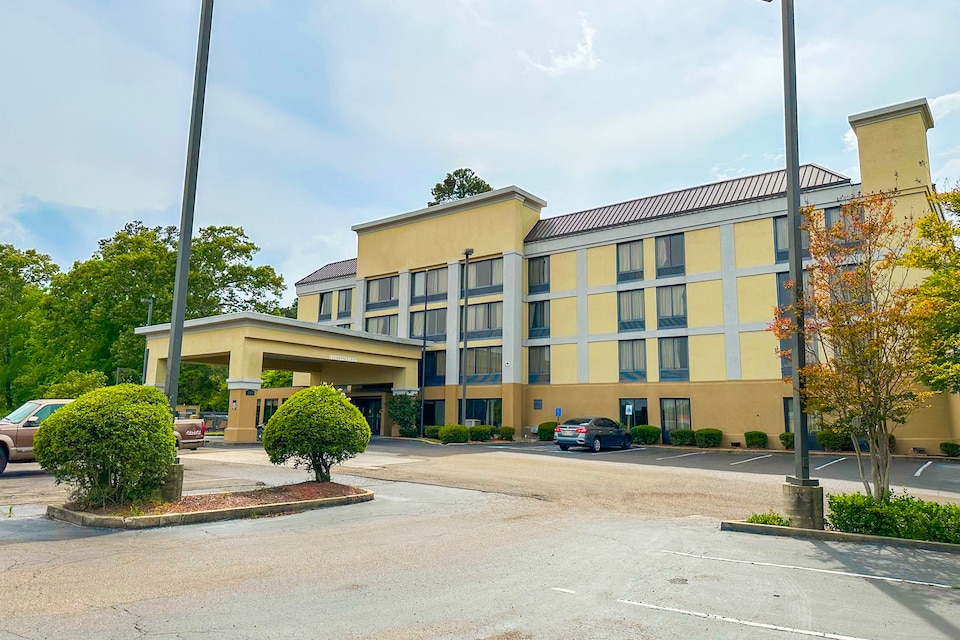 OYO Townhouse Jackson/Ridgeland, C39206, Jackson