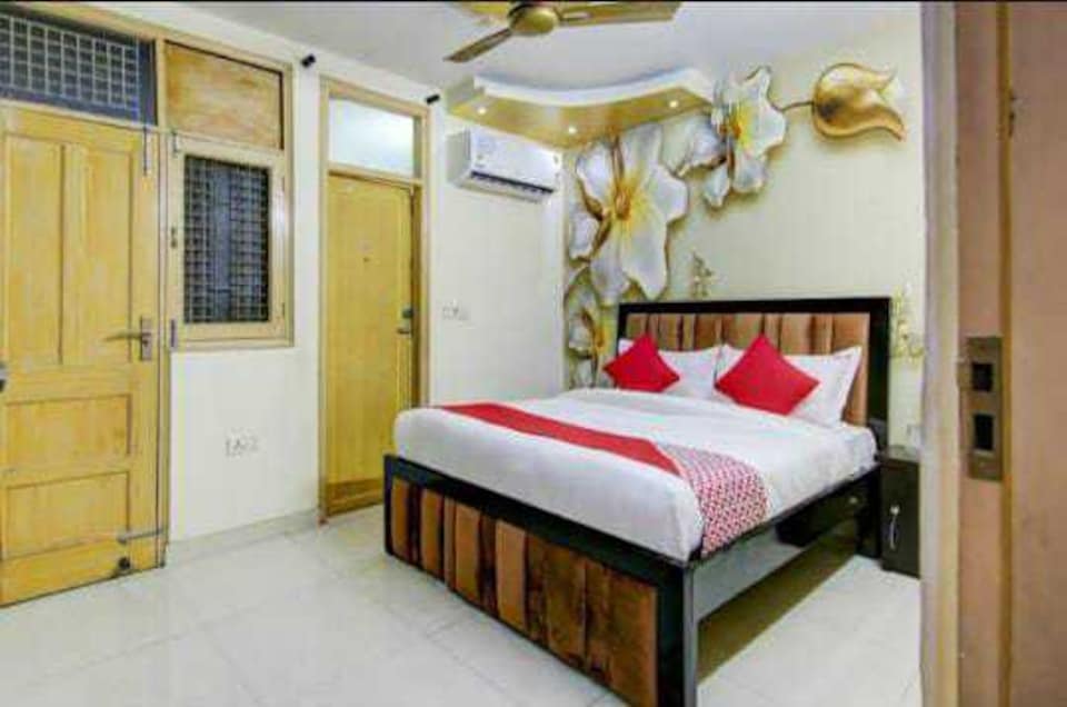 OYO 810881 Metro Inn, Anand Vihar Delhi, Delhi