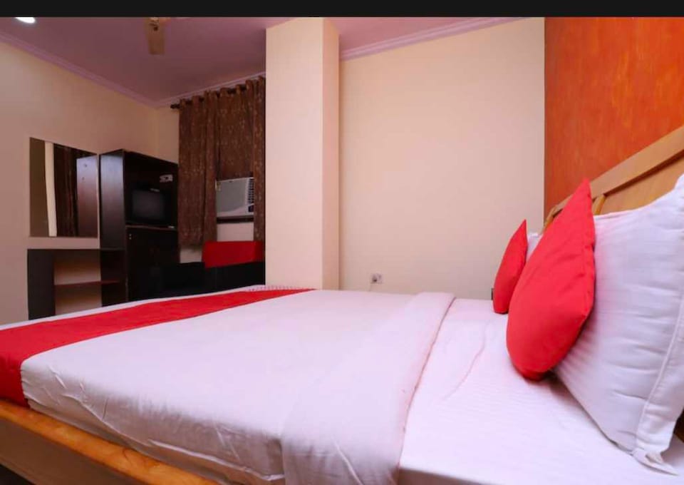 OYO 810881 Metro Inn, Anand Vihar Delhi, Delhi