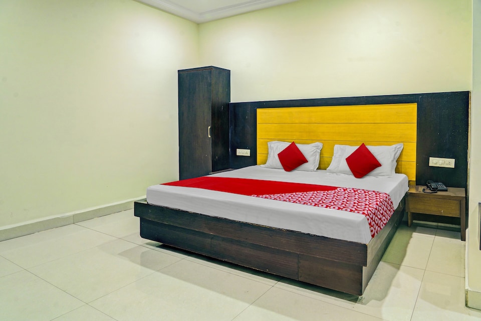 OYO Flagship 810914 Hotel Samrat, Governorpet Vijayawada, Vijayawada