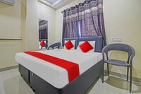 OYO Flagship 810916 Hotel Ozn Stays