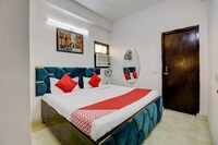 OYO Flagship 810917 Hotel G Stays