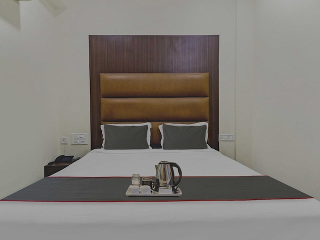 Collection O THE CROWN HOTEL