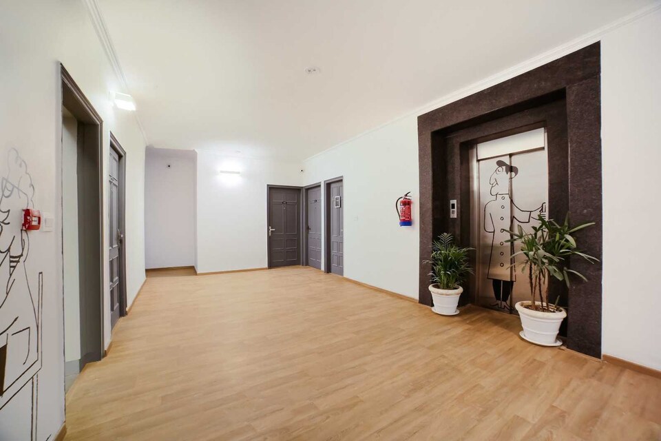 OYO 810958 Hotel Spotlight, Golf Course Road, Gurgaon