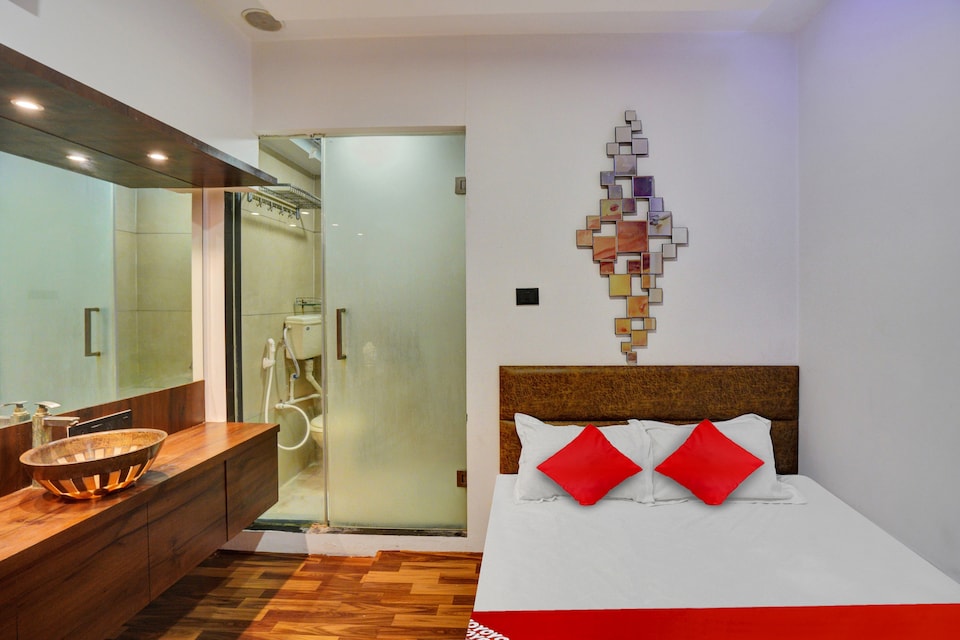 OYO Flagship 810959 Hotel Premium Inn, Airport Surat, Surat