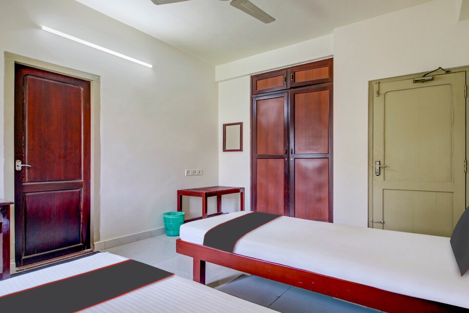 Collection O 810961 Leisure Premium Stays, Kaloor Kochi, Kochi