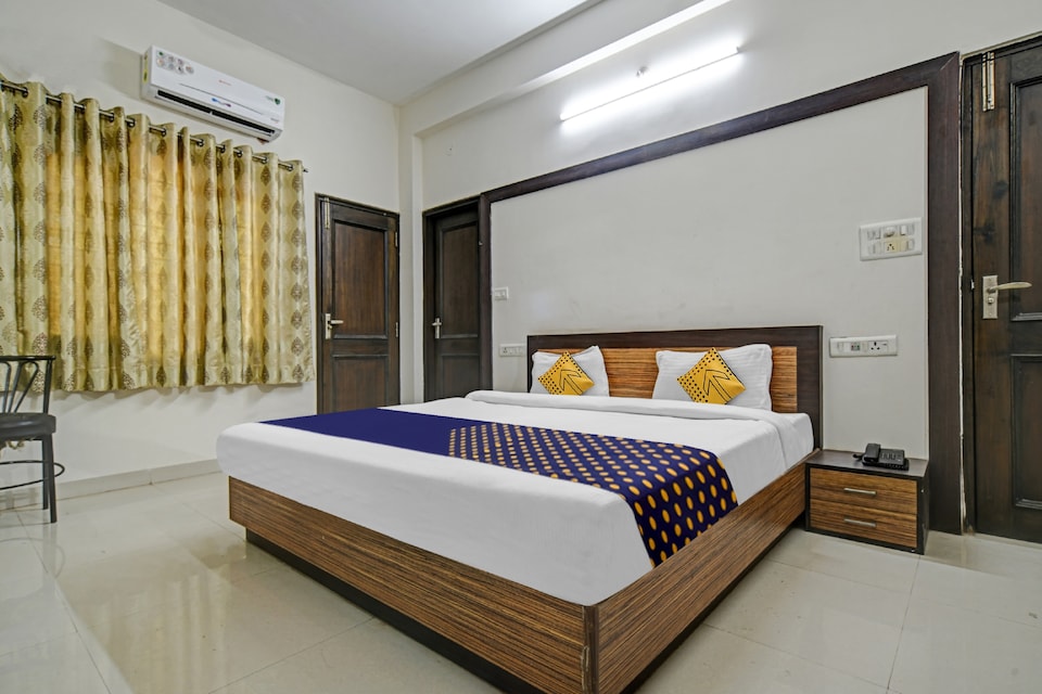 OYO Flagship 810977 Hotel Star 7, MG Road Indore, Indore