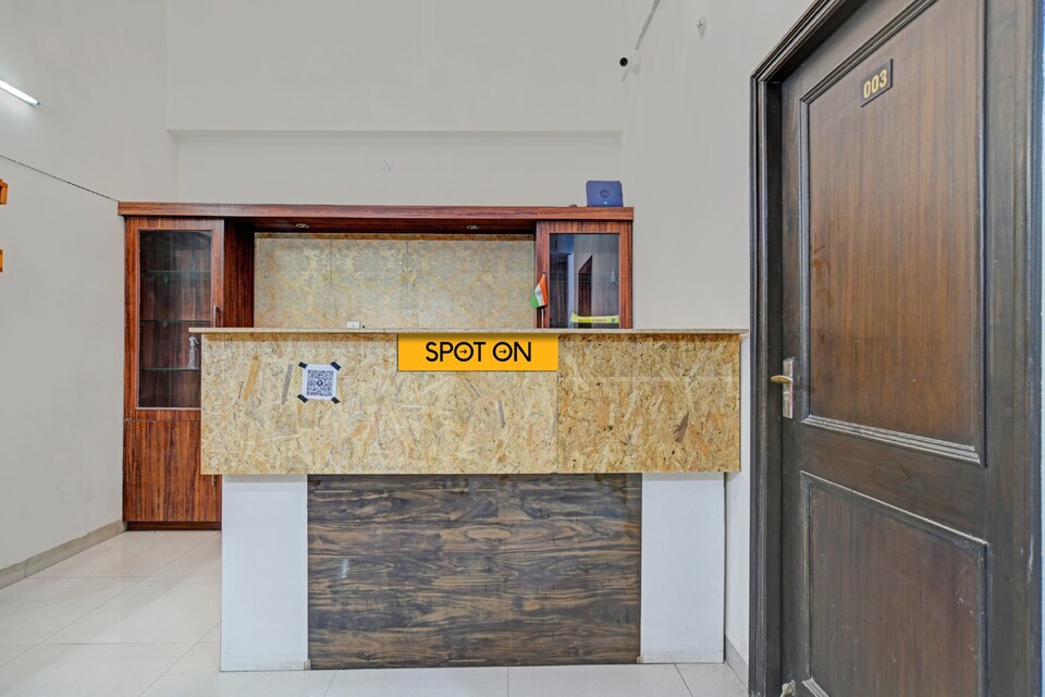 OYO Flagship 810977 Hotel Star 7, MG Road Indore, Indore