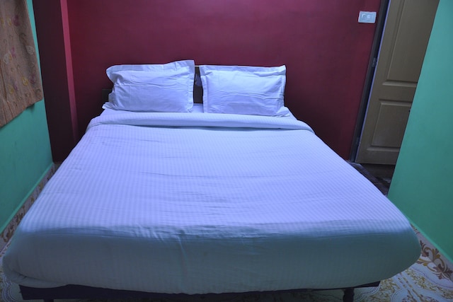 SPOT ON 810990 Psr Inn Near Bus Stand