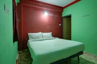 SPOT ON 810990 Psr Inn Near Bus Stand