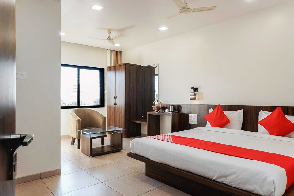 Collection O 811005 Hotel Karishma Palace, Ahmednagar, Ahmednagar