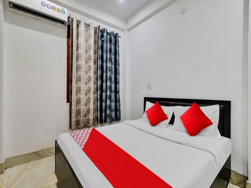 OYO Flagship 811034 Hotel Platinum, Rambagh Allahabad, Prayagraj
