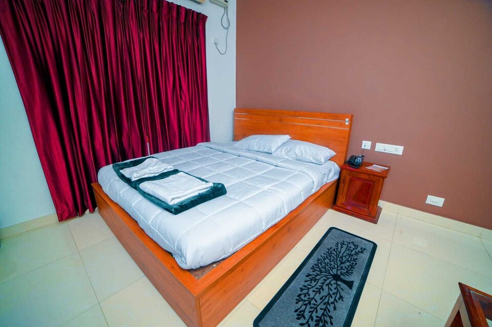 Collection O 811074 Jp Residency, Medical College - Pattom, Trivandrum