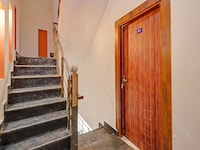 OYO Hotel Divine Residency