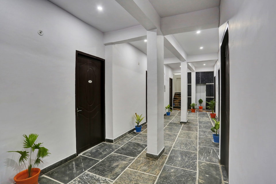 Hotel O Madhav inn, Gomti Nagar Lucknow, Lucknow