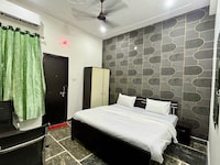 Hotel O Madhav inn