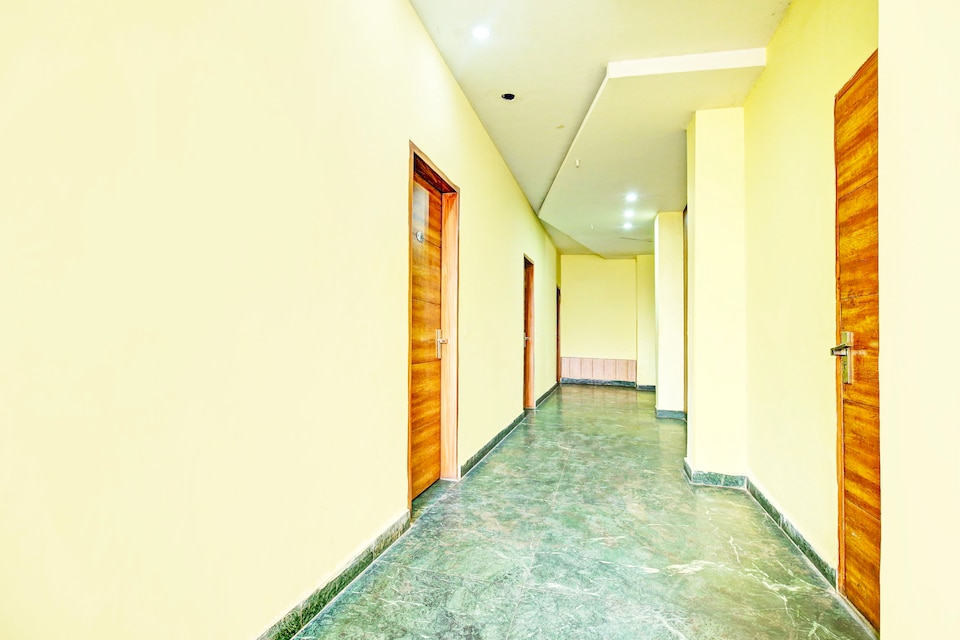 Hotel O J&B, Zirakpur, Zirakpur