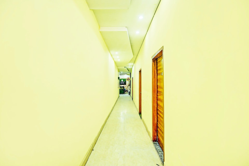 Hotel O J&B, Zirakpur, Zirakpur
