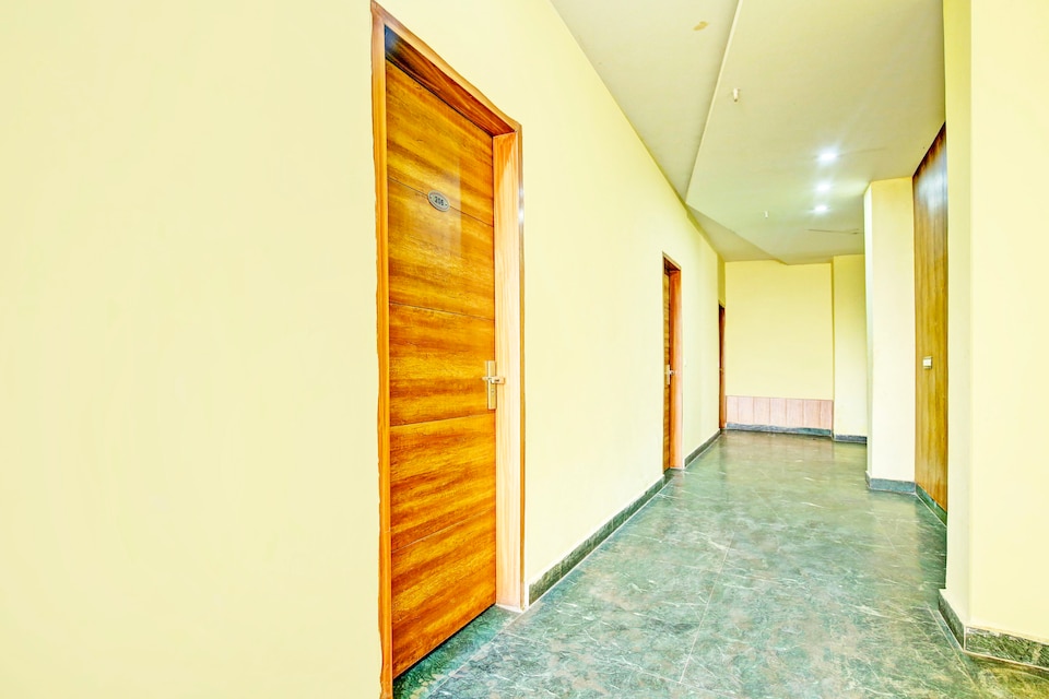 Hotel O J&B, Zirakpur, Zirakpur