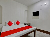 SPOT ON 811109 Ganga Darshan Guest House