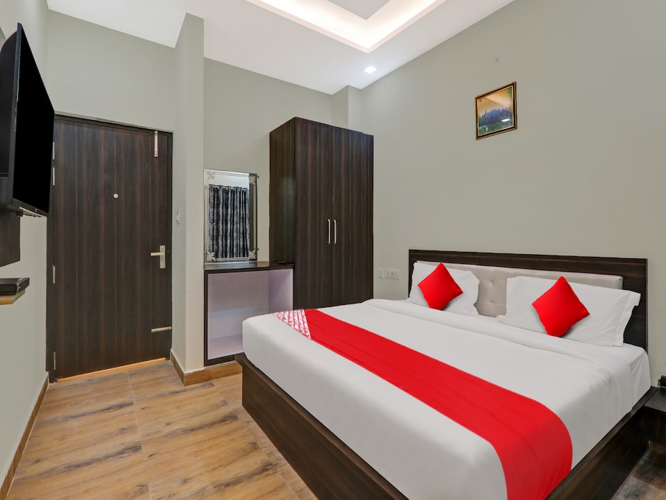 OYO Flagship Hotel Premium, Vikas Nagar Lucknow, Lucknow