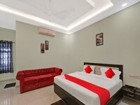 OYO Flagship Hotel Premium