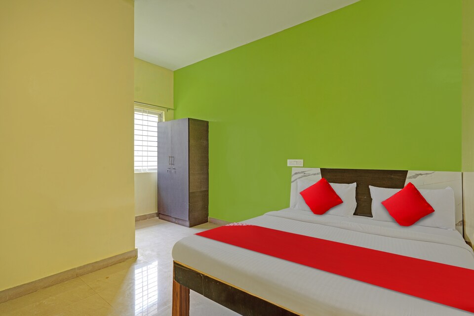 OYO Flagship Hotel Yn Senate, Airport Road Bangalore, Bangalore