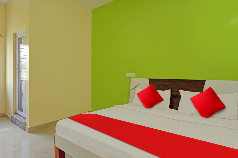 OYO Flagship Hotel Yn Senate, Airport Road Bangalore, Bangalore