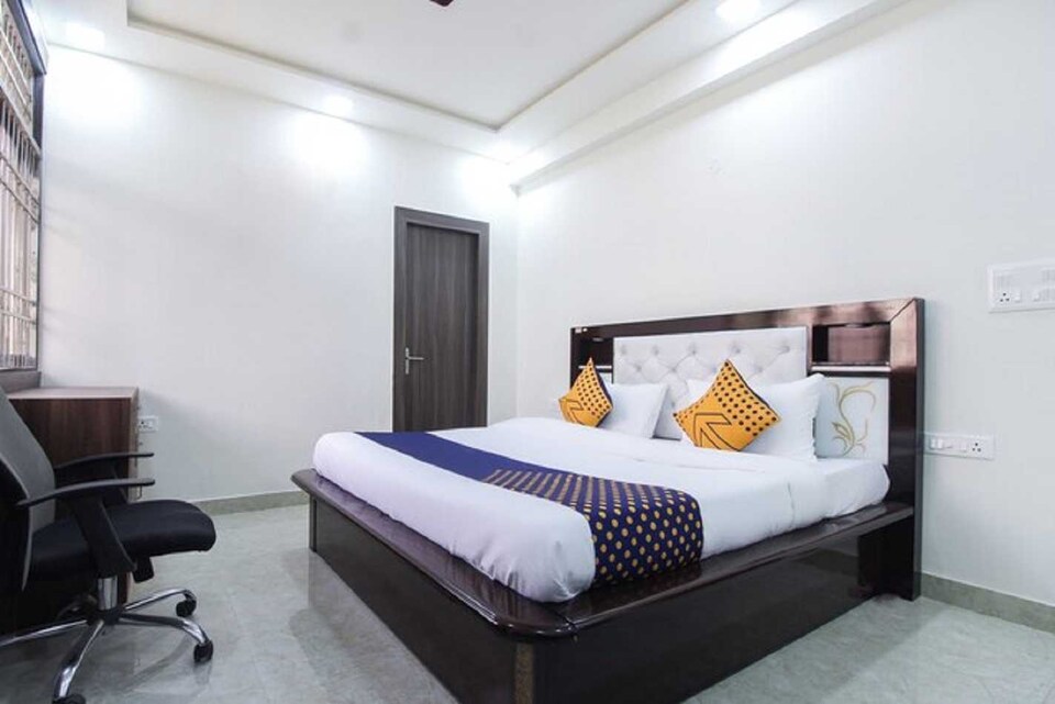 OYO 811163 I Love Agra Stay Point, Fatehabad Road, Agra