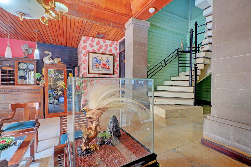 OYO 92439 Hotel Tower Klungkung, Gianyar, Bali